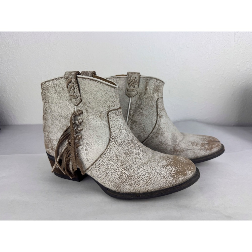 Very Volatile White Distressed Leather Fringe Western Ankle Boots 8 16427